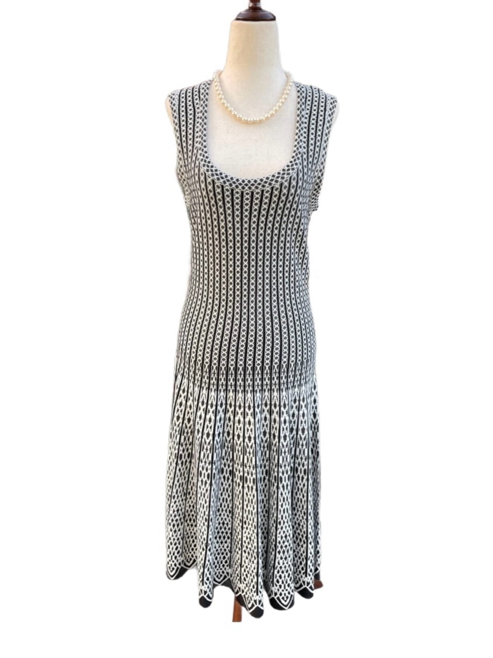 ZOZO • Large • Sleeveless • Black/White • Geometric • Dress • New W/ Tags